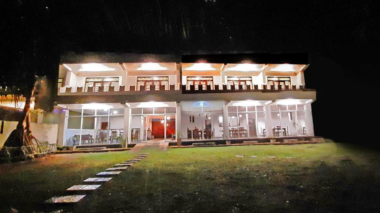 Akurala Beach Boutique Resort מראה חיצוני תמונה