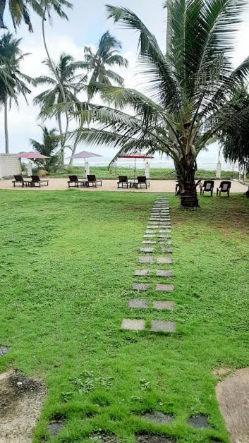 Akurala Beach Boutique Resort מראה חיצוני תמונה